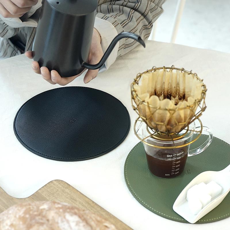 High Temperature Resistant Leather Insulation Pad Morandi Color Coaster PU Material