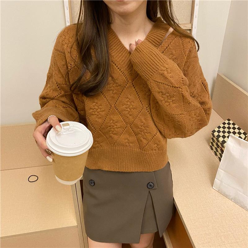Chunky Diamond Jacquard V-Neck Pullover Sweater