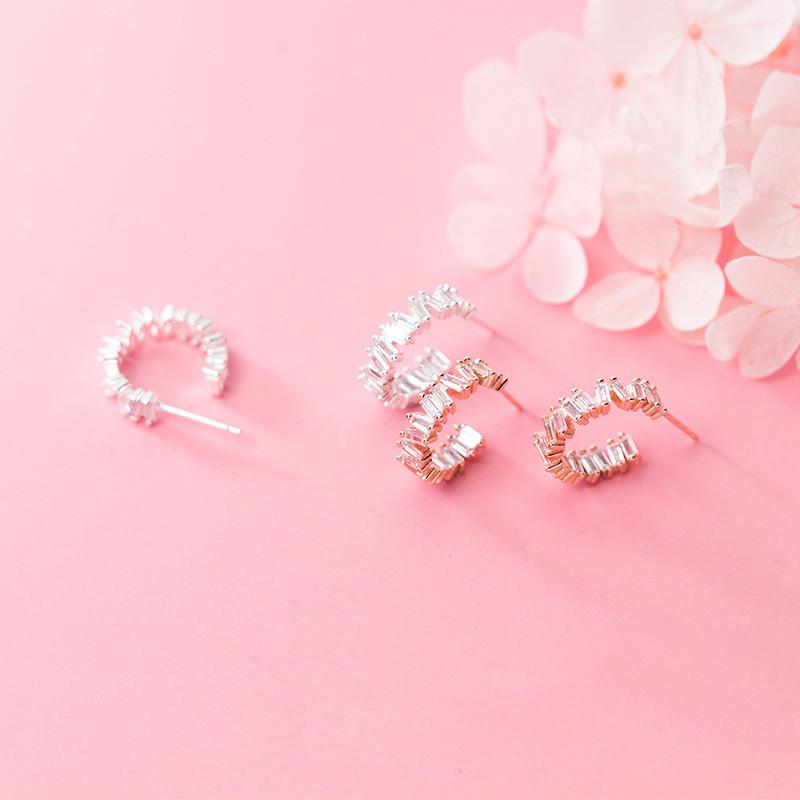 Design ear studs are small and compact