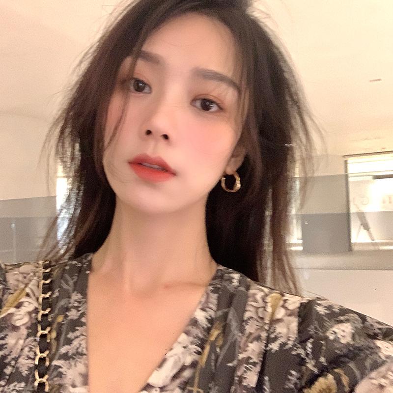 Design metal earrings female Korean cold wind earrings