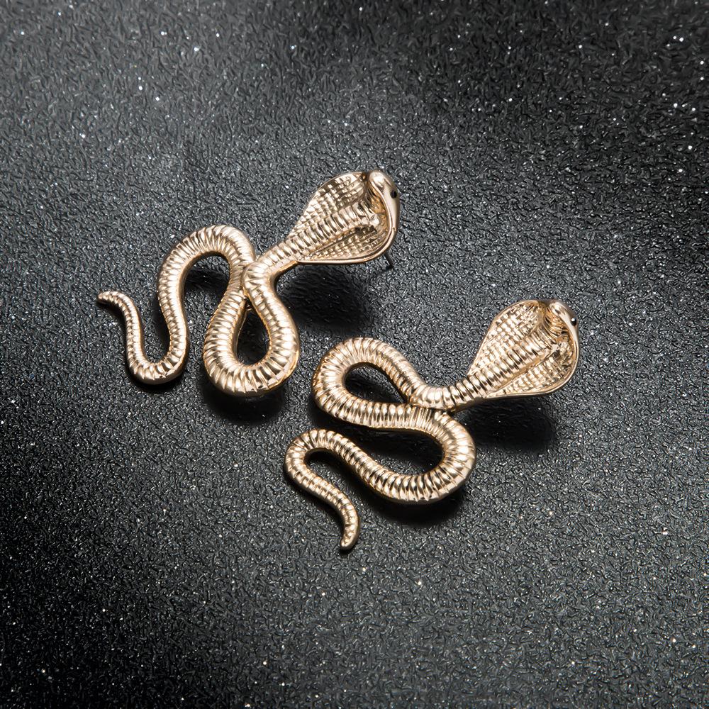 Exaggerated temperament snake earrings