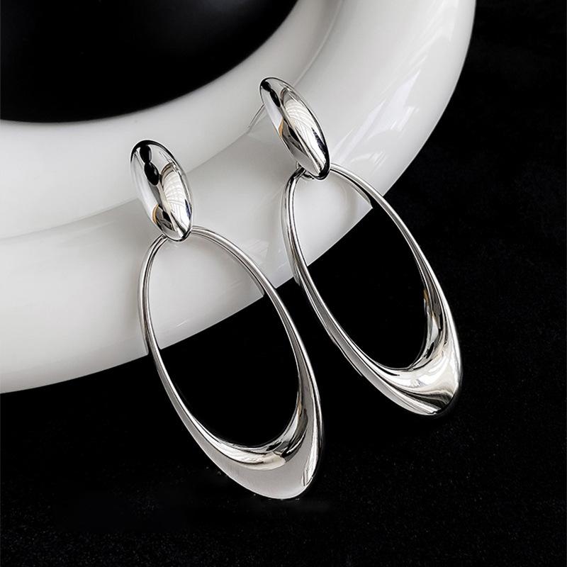 Silver Needle Round Ring Oval Face Slim Earrings Women’s New Trendy Korean Version Heavy Work Ear Studs