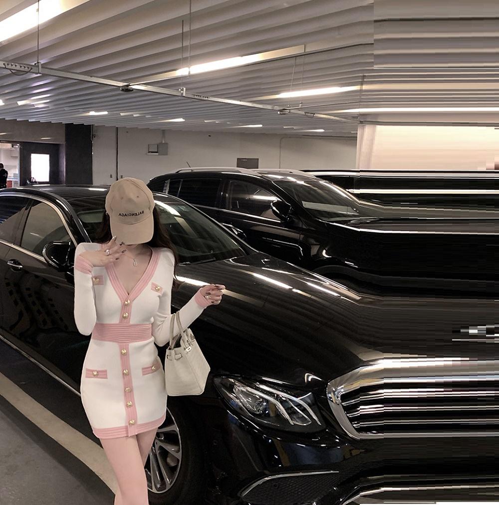 V-neck Waist Knitted Long-sleeved Temperament Short Skirt