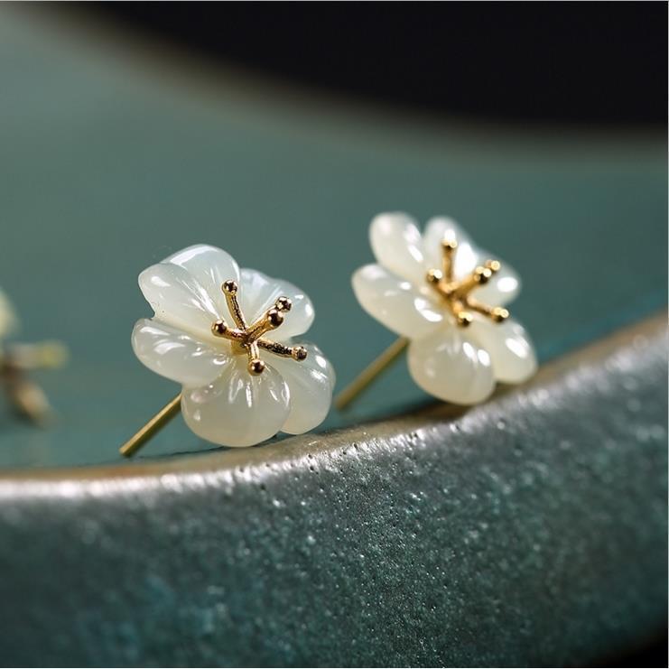 S925 Silver Gilding Plum Blossom Hetian Jade Ear Studs