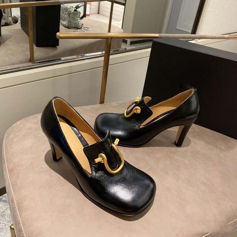 Horseshoe Buckle Tapered Stiletto Shoes