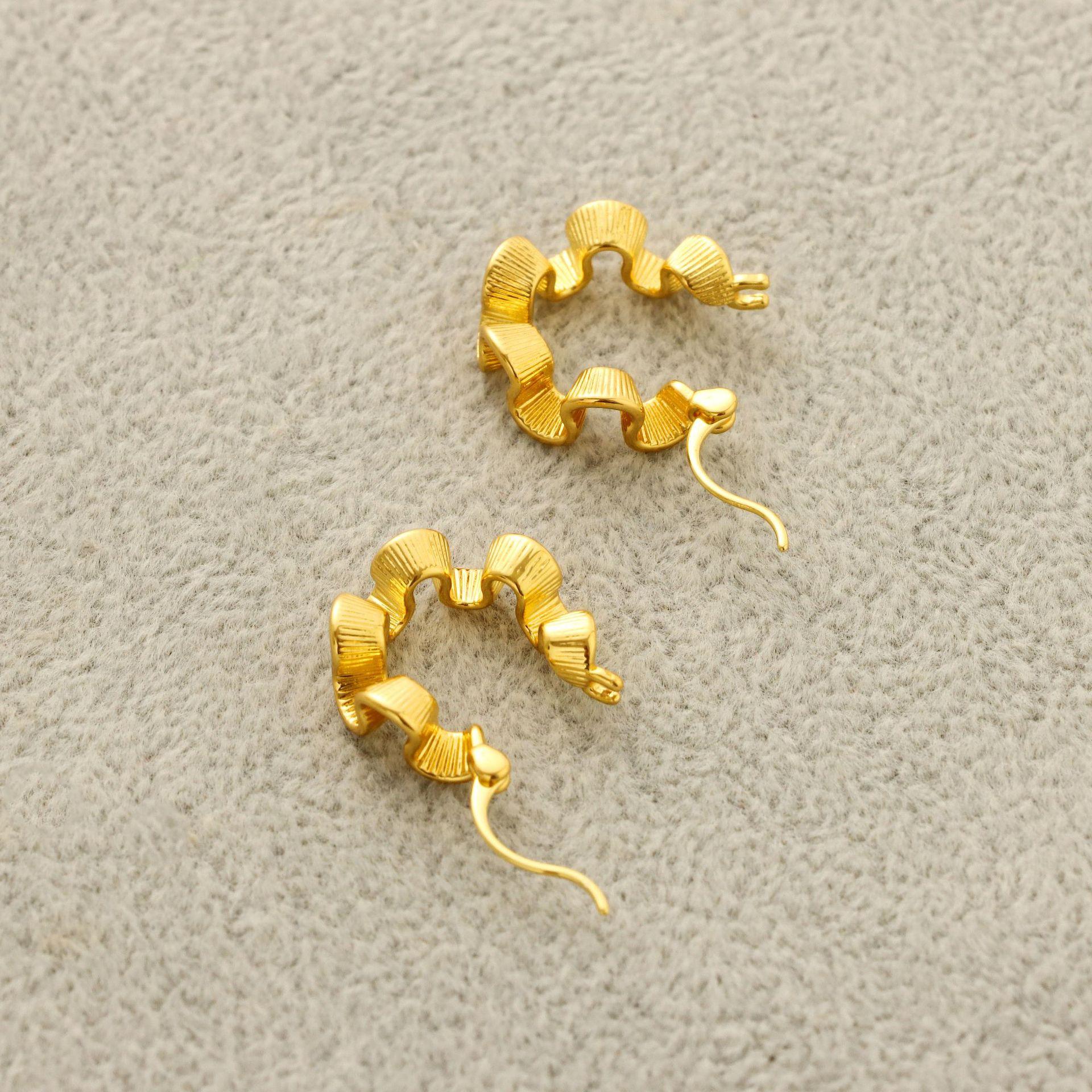 New Brass Electroplating Twisted Spiral Light Luxury Earrings
