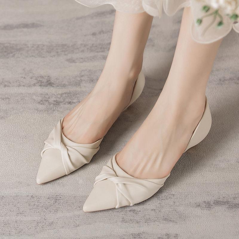 New Low-heeled, Versatile Hollow-out Bow Pumps