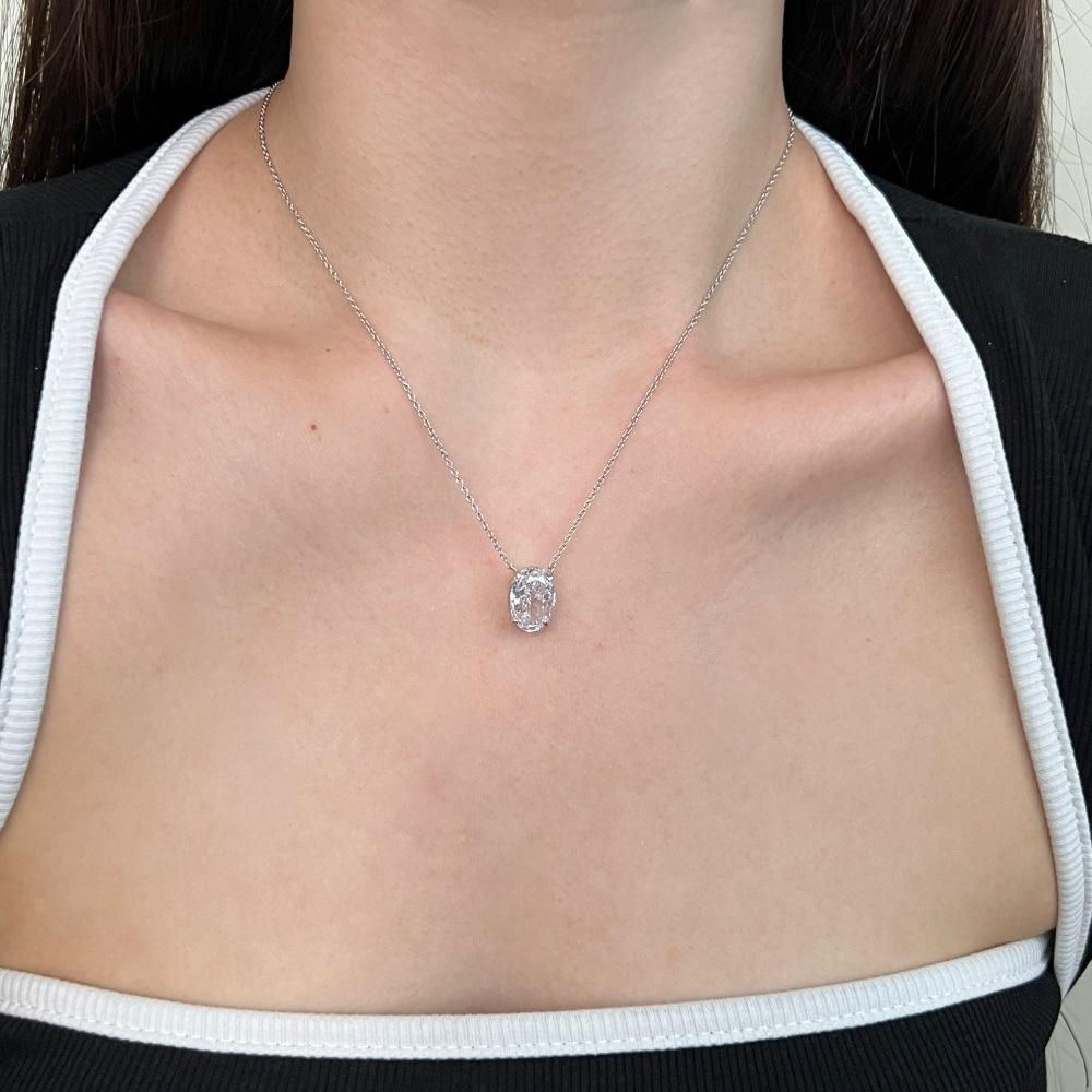 Women's Simple Oval Ice Flower Fashion Necklace