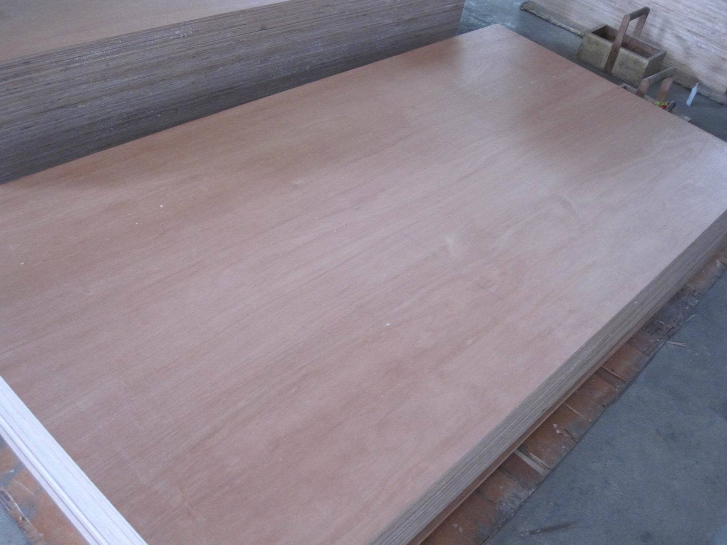 COMMERCIAL PLYWOOD