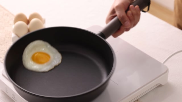 Durable Non-Stick Food Grade Nylon Slotted Turner for Kitchen Use