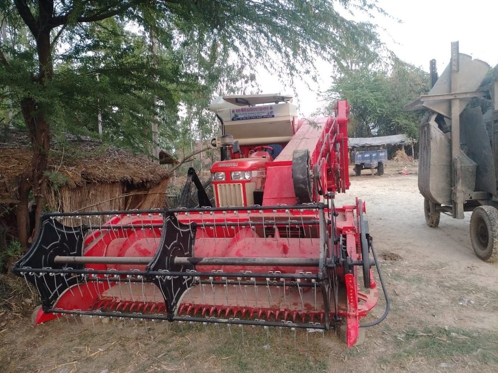 Paddy Mini combine harvester