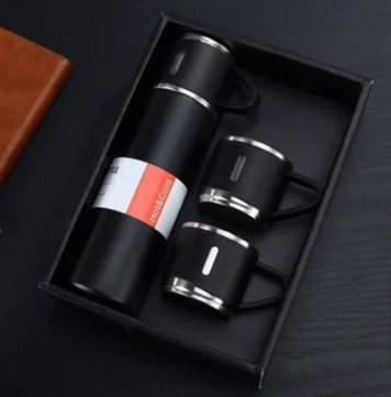 vaccum flask with cups